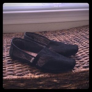Black Lace Tom’s!